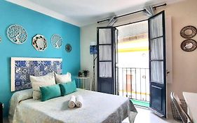 Budget And Cute Rooms With Balcony Sevilla Center