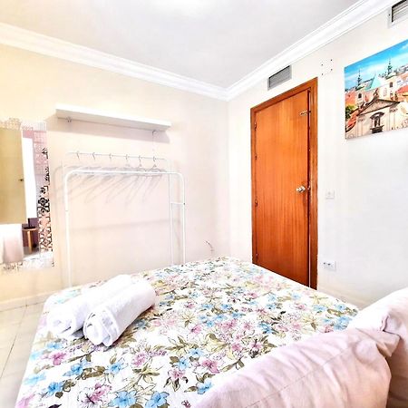 Budget And Cute Rooms With Balcony Sevilla Center Extérieur photo