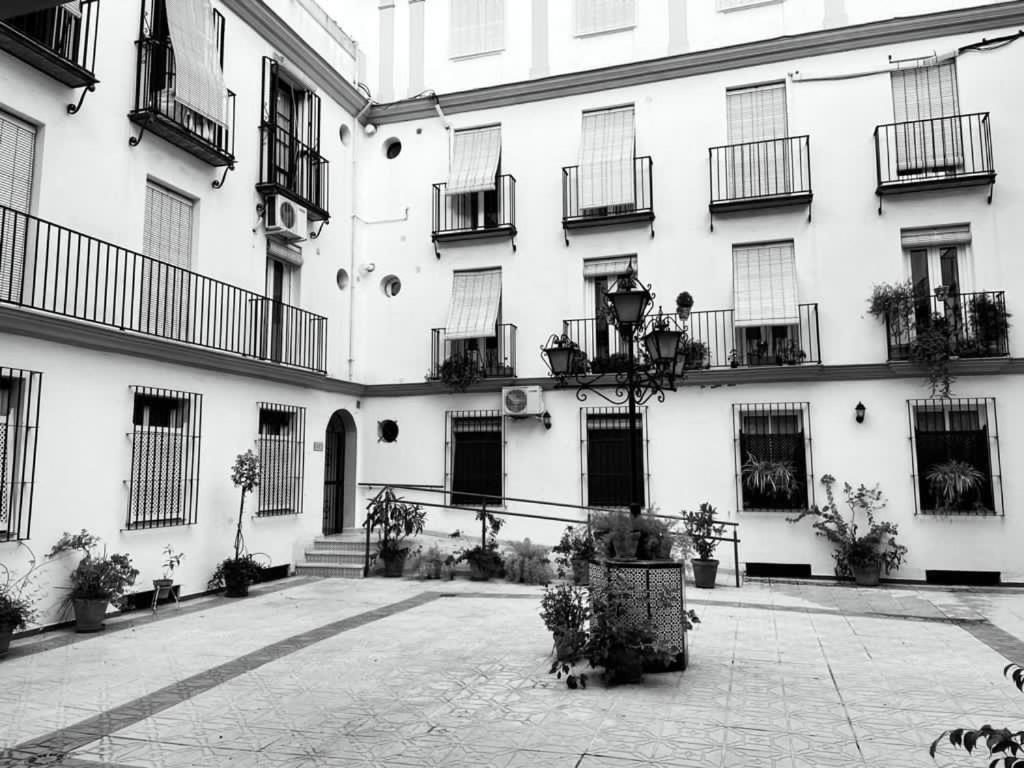 Budget And Cute Rooms With Balcony Sevilla Center Extérieur photo
