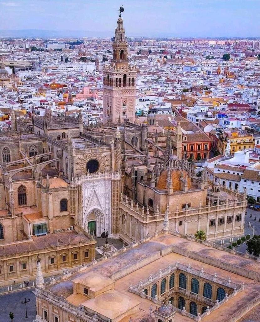 Budget And Cute Rooms With Balcony Sevilla Center Extérieur photo