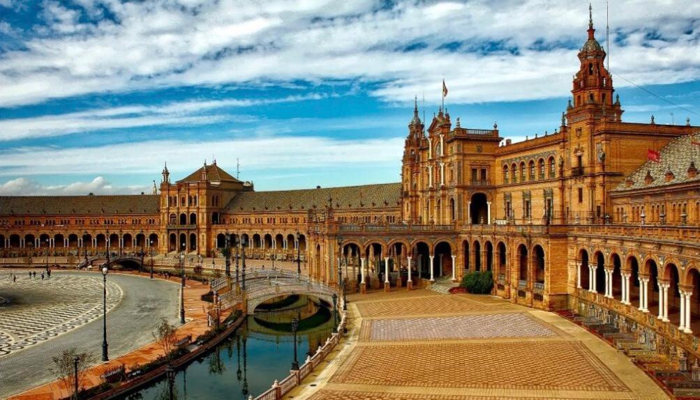Budget And Cute Rooms With Balcony Sevilla Center Extérieur photo