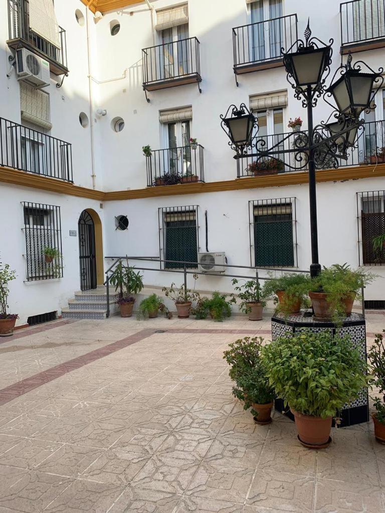 Budget And Cute Rooms With Balcony Sevilla Center Extérieur photo