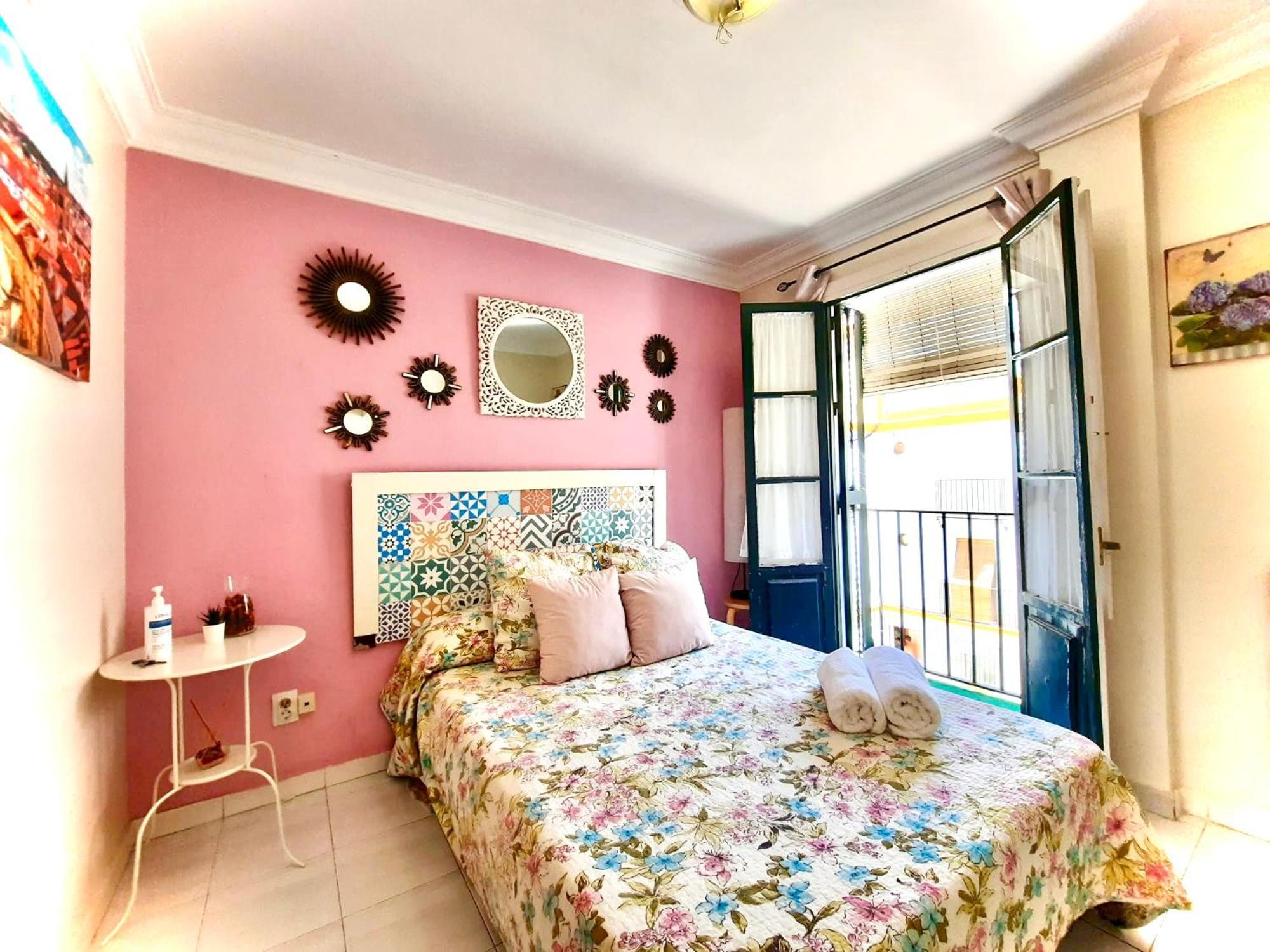 Budget And Cute Rooms With Balcony Sevilla Center Extérieur photo