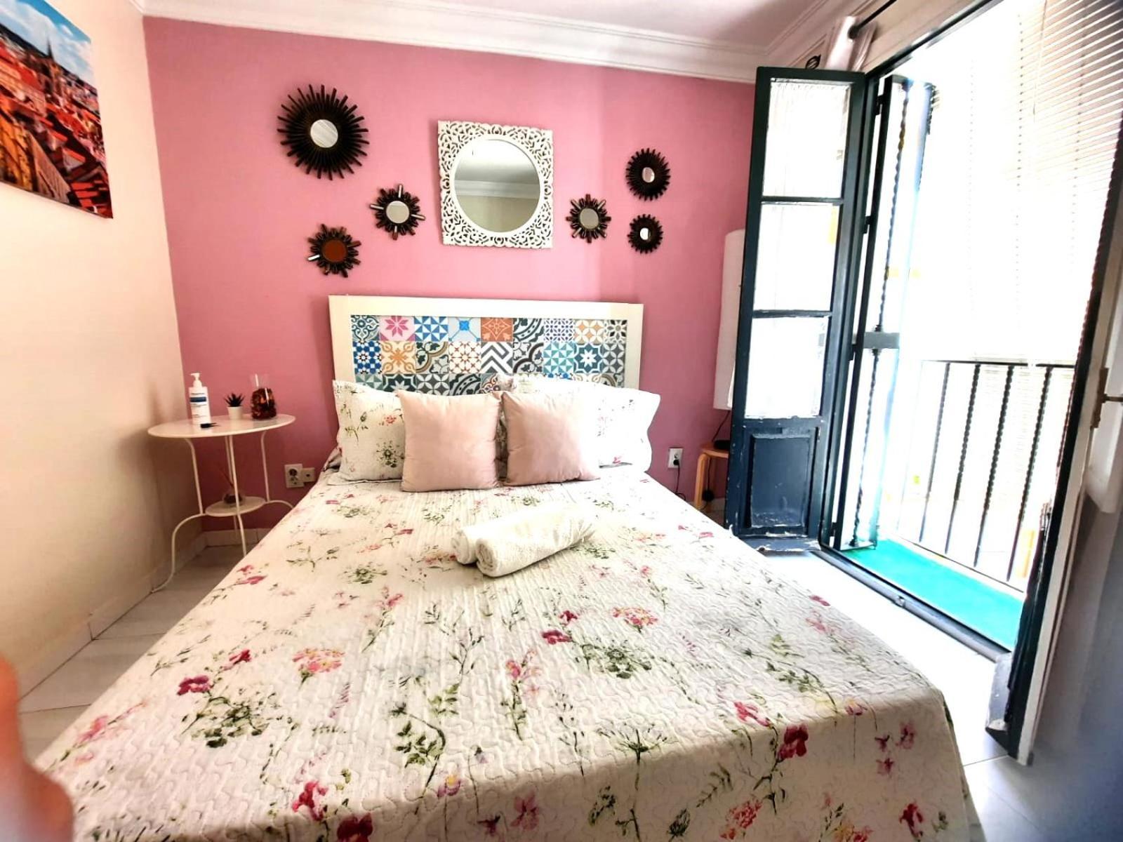Budget And Cute Rooms With Balcony Sevilla Center Extérieur photo