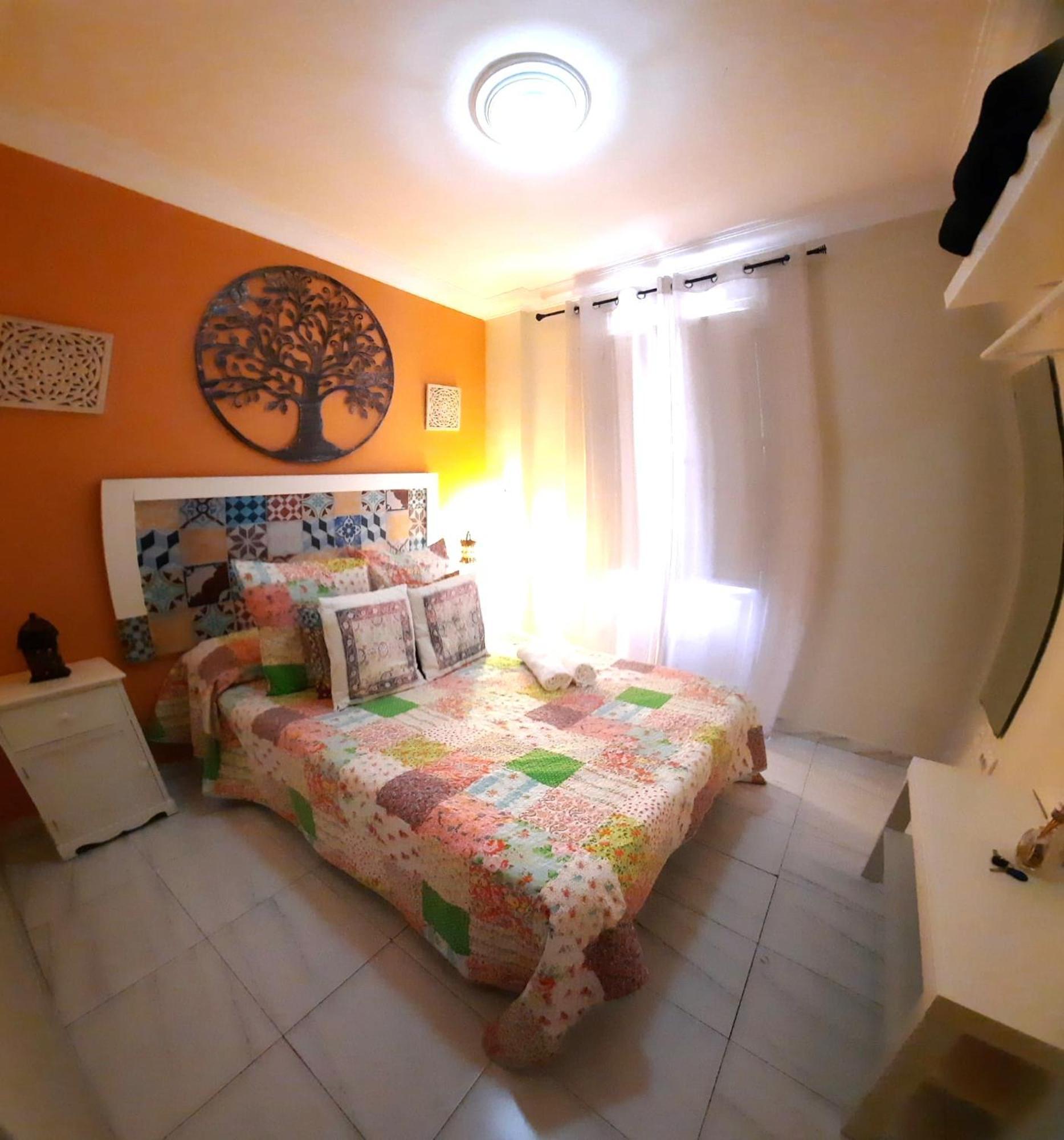 Budget And Cute Rooms With Balcony Sevilla Center Extérieur photo