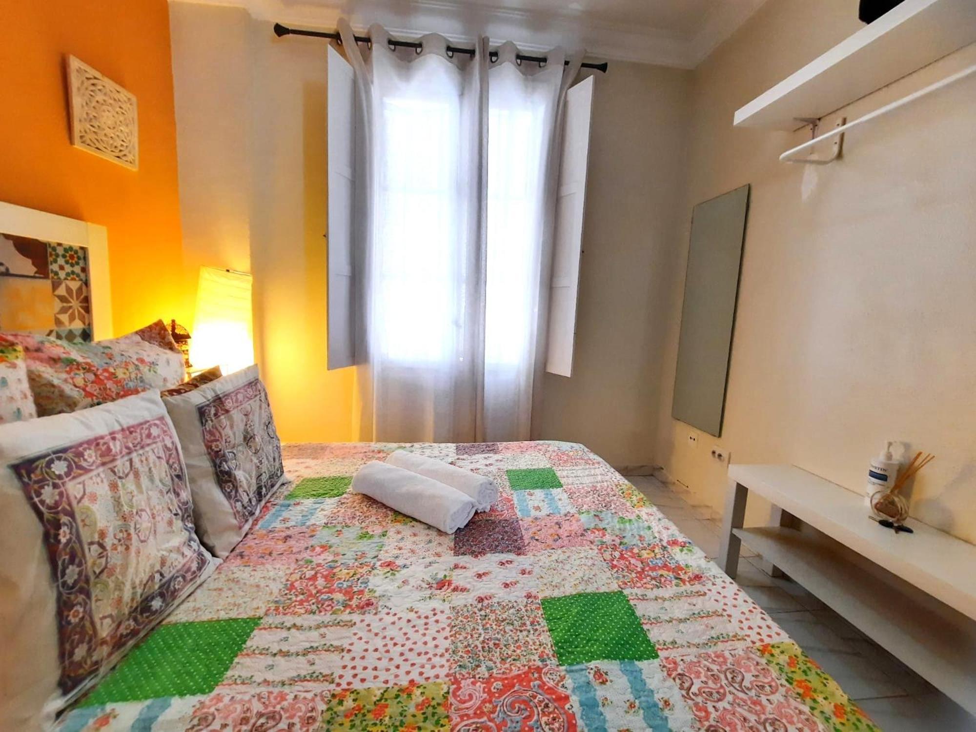 Budget And Cute Rooms With Balcony Sevilla Center Extérieur photo
